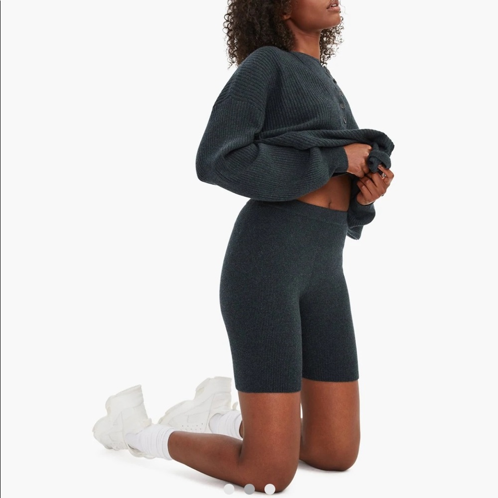 Cashmere biker short NAADAM